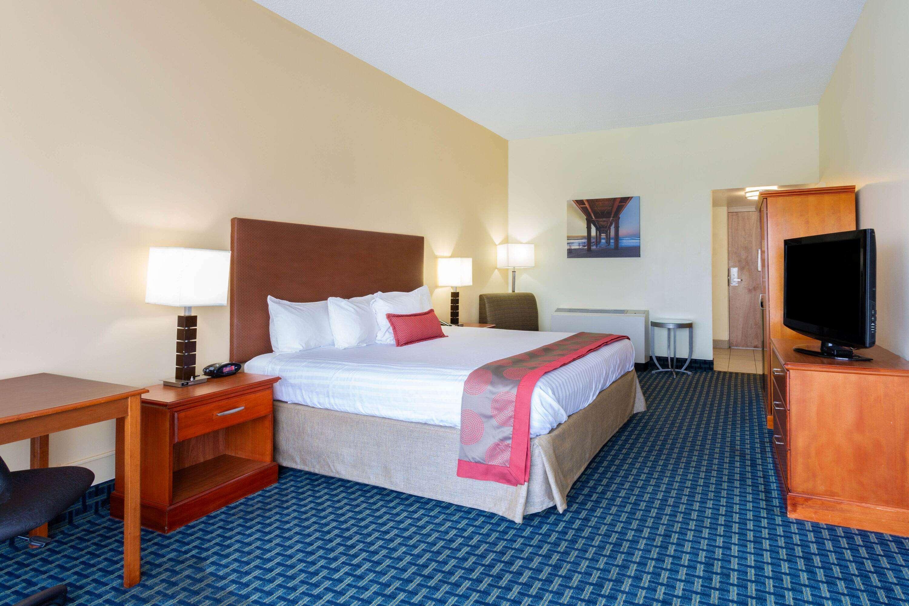 Ramada Plaza By Wyndham Virginia Beach Oceanfront Exterior foto