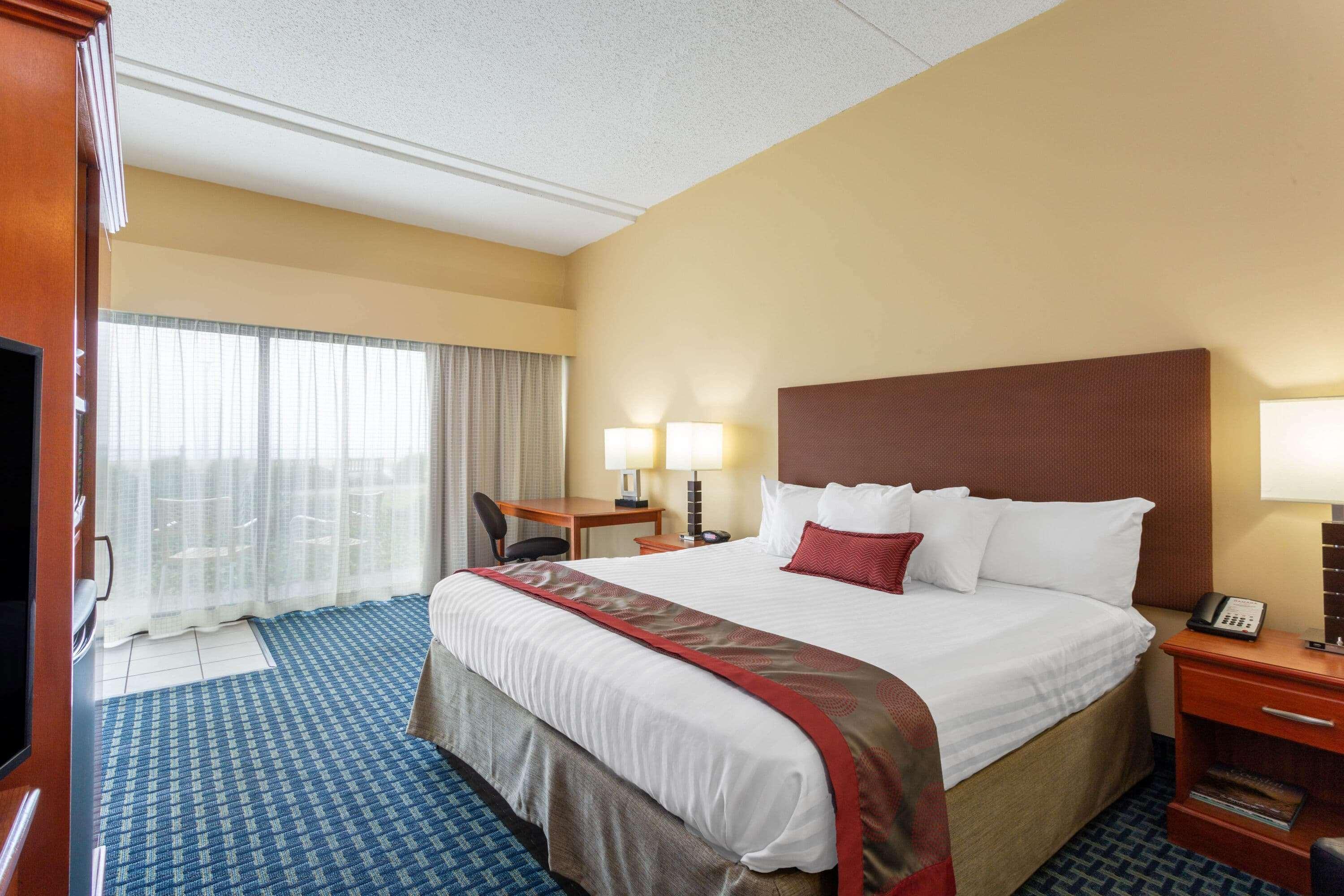Ramada Plaza By Wyndham Virginia Beach Oceanfront Exterior foto